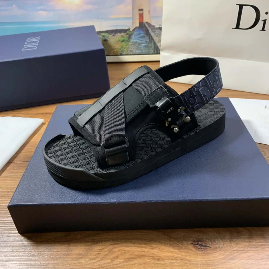Factory price: 340💰Dior men’s counters are selling sandals at the same time✔️Imported brand printing/selected high-quality calfskin, highlighting high-end elegance and exquisite workmanship. Soles: original soles specially provided by the original factory, hot-selling physical products🔥Normal size: 38-44, customized 45